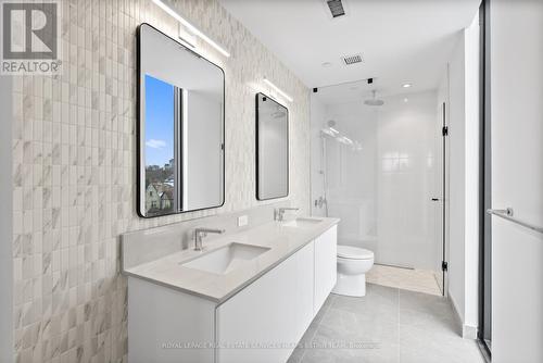 409 - 1414 Bayview Avenue, Toronto, ON - Indoor Photo Showing Bathroom