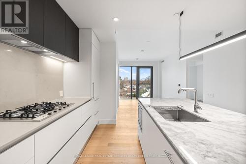 409 - 1414 Bayview Avenue, Toronto, ON - Indoor Photo Showing Kitchen With Upgraded Kitchen