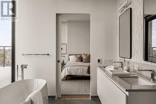 Ph 03 - 1414 Bayview Avenue, Toronto, ON - Indoor Photo Showing Bathroom