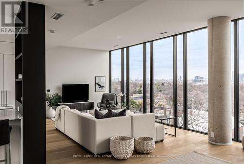 Ph 03 - 1414 Bayview Avenue, Toronto, ON - Indoor