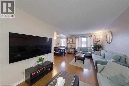 233 Benesfort Crescent, Kitchener, ON - Indoor Photo Showing Living Room