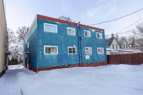 683 Toronto St, Winnipeg, MB 