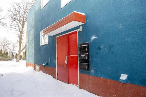 683 Toronto St, Winnipeg, MB 