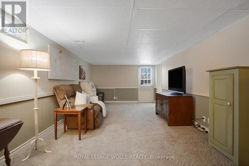 14 Hearth Crescent, Kitchener, ON - Indoor Photo Showing Other Room