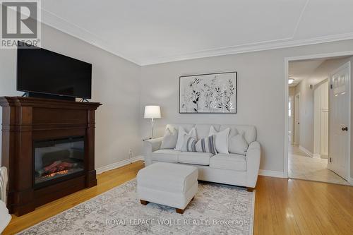 14 Hearth Crescent, Kitchener, ON - Indoor Photo Showing Living Room With Fireplace