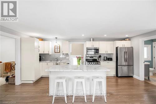 353 Inman Road, Haldimand (Dunnville), ON - Indoor Photo Showing Kitchen