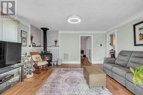21052 Birch Avenue, South Glengarry, ON - Indoor Photo Showing Living Room With Fireplace