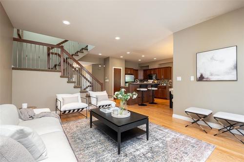 29 99 Keslar Road, Winnipeg, MB - Indoor Photo Showing Living Room