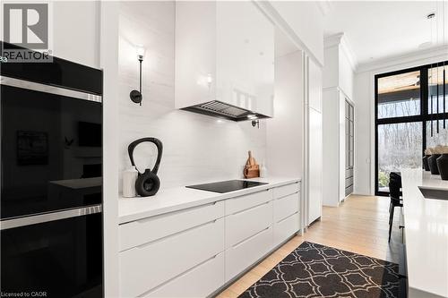 153 Heritage Lake Drive, Puslinch, ON - Indoor Photo Showing Kitchen