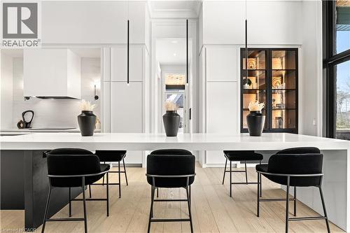 153 Heritage Lake Drive, Puslinch, ON - Indoor Photo Showing Kitchen With Upgraded Kitchen