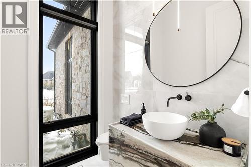 153 Heritage Lake Drive, Puslinch, ON - Indoor Photo Showing Bathroom