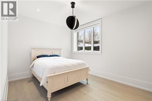153 Heritage Lake Drive, Puslinch, ON - Indoor Photo Showing Bedroom