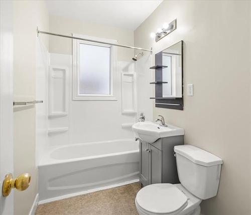 1074 Burrows Ave, Winnipeg, MB 