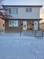 1074 Burrows AVE  Winnipeg, MB R2X 0S1