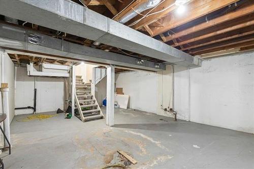 1074 Burrows Ave, Winnipeg, MB 