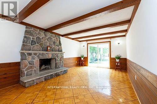 17 Southview Drive, Vaughan, ON - Indoor With Fireplace