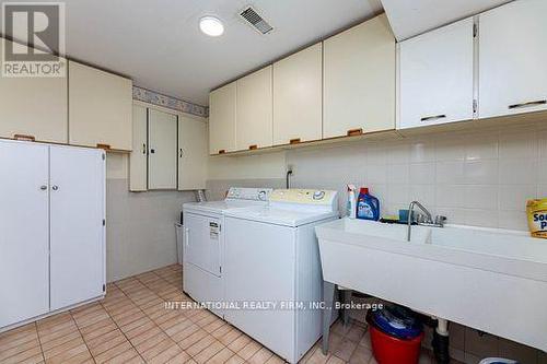 17 Southview Drive, Vaughan, ON - Indoor Photo Showing Laundry Room