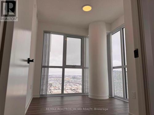 8 Interchange Way, Vaughan, ON - Indoor Photo Showing Other Room