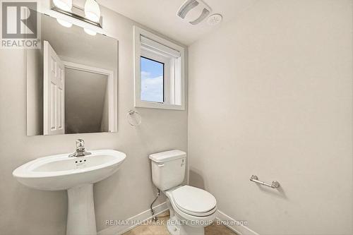 2nd floor - Powder Room - 2426 Watercolours Way, Ottawa, ON - Indoor Photo Showing Bathroom