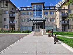 318 - 570 LOLITA GARDENS  Mississauga, ON L5A 0A1