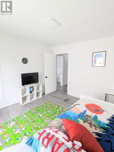 34 Tasker Street, St. Catharines, ON - Indoor Photo Showing Bedroom