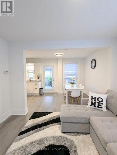 34 Tasker Street, St. Catharines, ON - Indoor Photo Showing Living Room