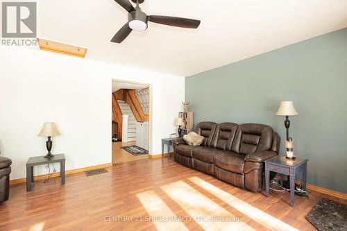 19864 County Rd 17 Road, South Glengarry, ON - Indoor Photo Showing Living Room