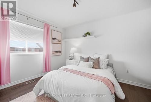 5 Smith Street, New Tecumseth, ON - Indoor Photo Showing Bedroom