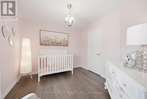 5 Smith Street, New Tecumseth, ON - Indoor Photo Showing Bedroom