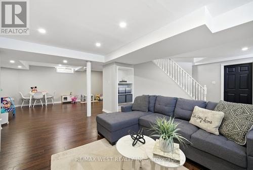 5 Smith Street, New Tecumseth, ON - Indoor Photo Showing Living Room