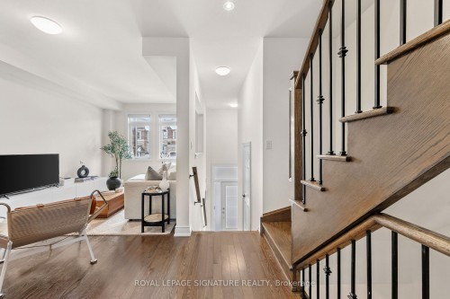 71 Farooq Boulevard, Vaughan, ON - Indoor Photo Showing Other Room