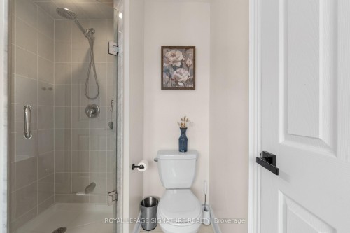 71 Farooq Boulevard, Vaughan, ON - Indoor Photo Showing Bathroom