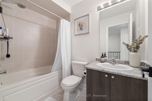 71 Farooq Boulevard, Vaughan, ON - Indoor Photo Showing Bathroom