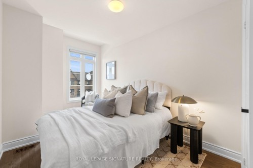 71 Farooq Boulevard, Vaughan, ON - Indoor Photo Showing Bedroom