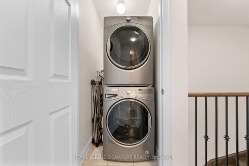 71 Farooq Boulevard, Vaughan, ON - Indoor Photo Showing Laundry Room