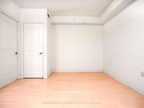 1009-1 The Esplanade N/A, Toronto, ON - Indoor Photo Showing Other Room