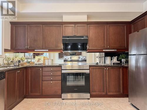 3 Garvin Mews, Toronto, ON - Indoor Photo Showing Kitchen
