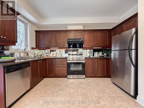 3 Garvin Mews, Toronto, ON - Indoor Photo Showing Kitchen