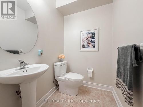 3 Garvin Mews, Toronto, ON - Indoor Photo Showing Bathroom