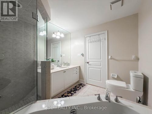 3 Garvin Mews, Toronto, ON - Indoor Photo Showing Bathroom