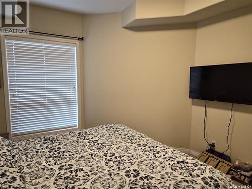 108 110 Armistice Way, Saskatoon, SK - Indoor Photo Showing Bedroom