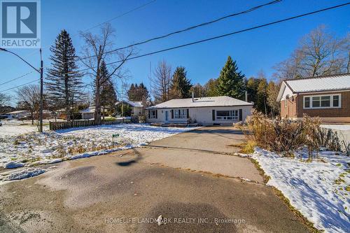 21654 Warden Avenue, East Gwillimbury, ON - Outdoor