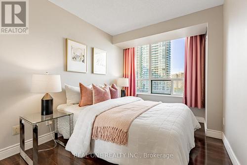 1503 - 238 Doris Avenue, Toronto, ON - Indoor Photo Showing Bedroom