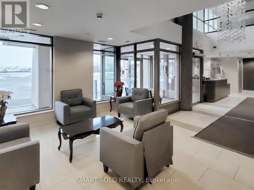 210 - 75 Norman Bethune Avenue, Richmond Hill, ON - Indoor