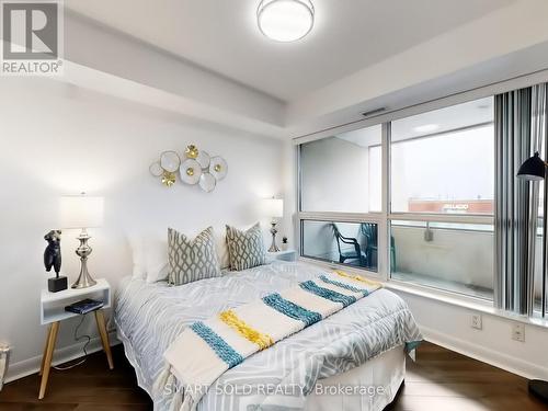 210 - 75 Norman Bethune Avenue, Richmond Hill, ON - Indoor Photo Showing Bedroom