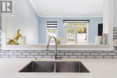 43 Susan Avenue, Brampton, ON - Indoor Photo Showing Kitchen
