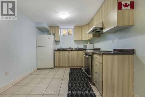 43 Susan Avenue, Brampton, ON - Indoor Photo Showing Kitchen
