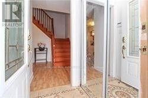 9 Salem Court, Brampton, ON - Indoor