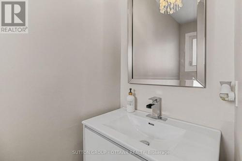 1634 Cheevers Crescent, Ottawa, ON - Indoor Photo Showing Bathroom