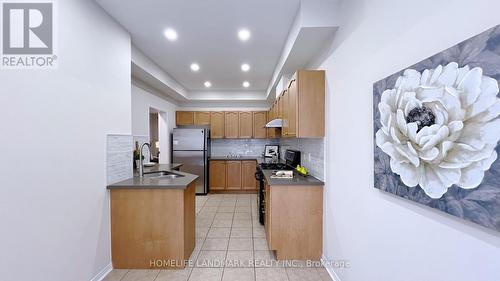 42 - 10 Post Oak Drive, Richmond Hill, ON - Indoor Photo Showing Kitchen With Double Sink